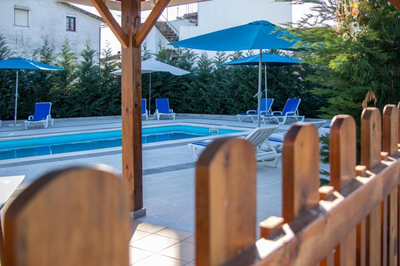 Villa Montês Guesthouse Coja Eksteriør billede